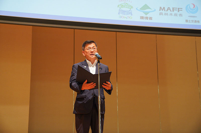 農林⽔産⼤⾂政務官 庄⼦賢⼀⽒ 農林⽔産⼤⾂政務官 庄⼦賢⼀⽒