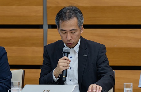 写真：会場で発言する全国森林組合連合会