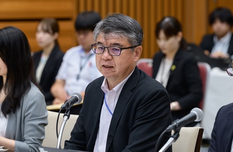 写真：会場で挨拶する則久自然環境局長