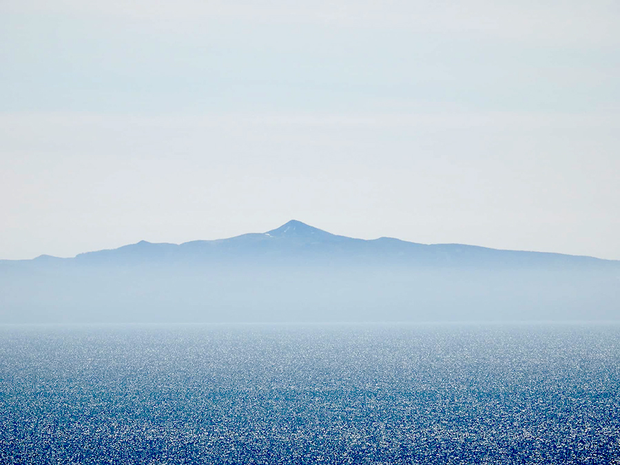 展望デッキから見る国後島