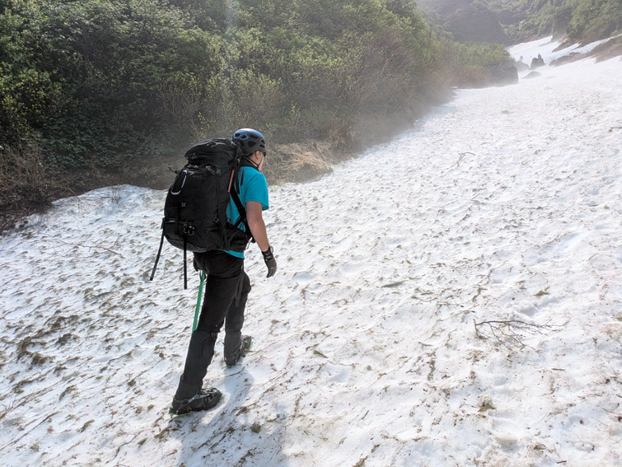 大沢の雪渓の様子