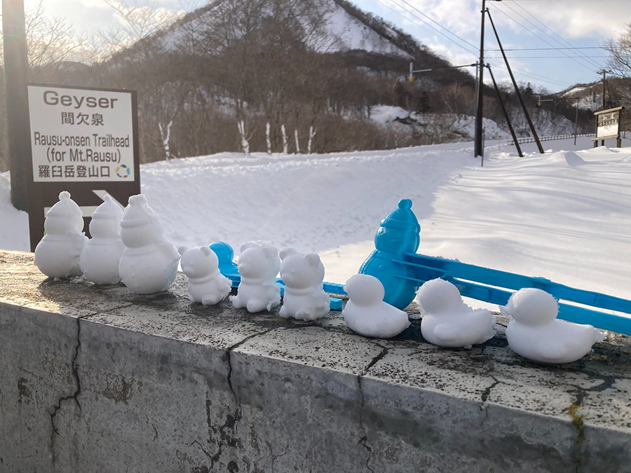 スノーボールメーカーを使って作成した雪だるまたち