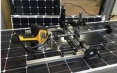 太陽光パネルからから再生材を回収する写真イメージ