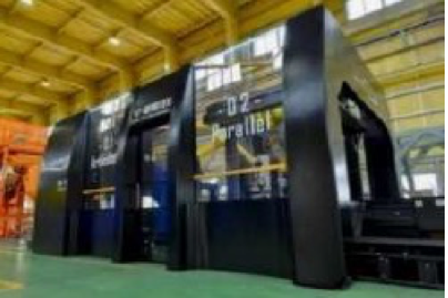 最新鋭の工場の生産ラインの機械写真例。