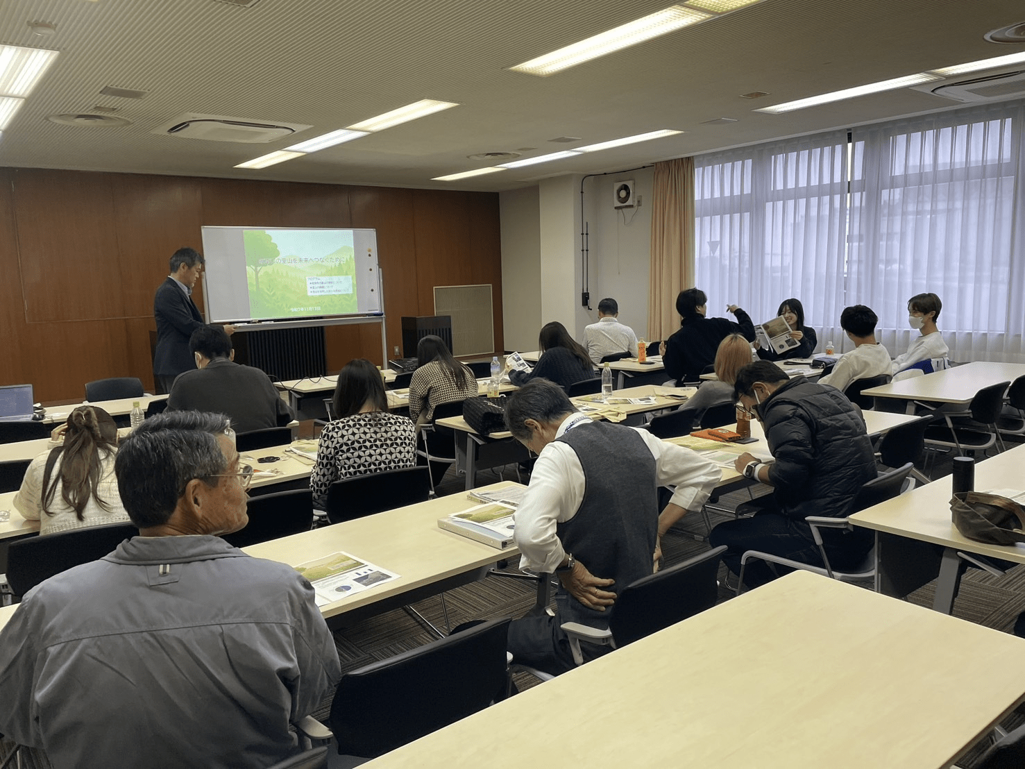 画像：11月13日に実施したワークショップ（1回目）の様子