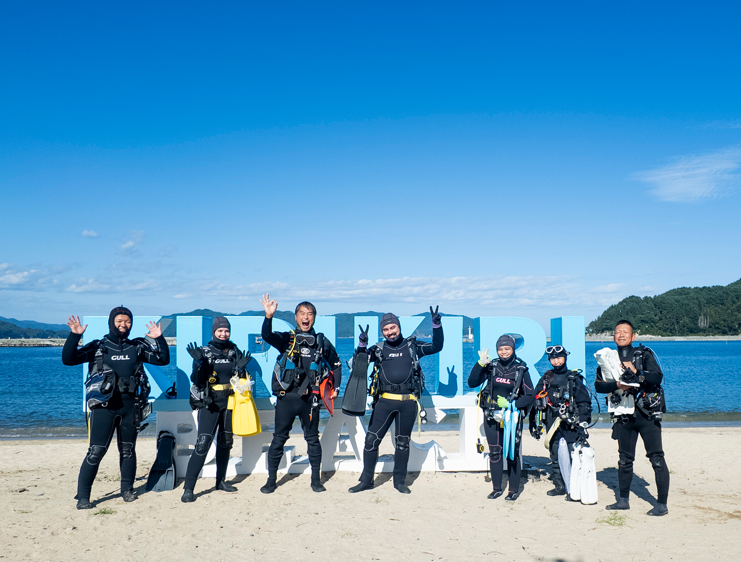 画像：9月14日に実施したモニターツアーでの藻場再生ダイビングの様子