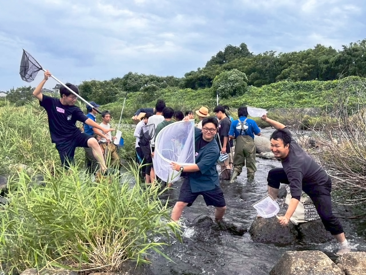 月光川水系の水質調査の様子